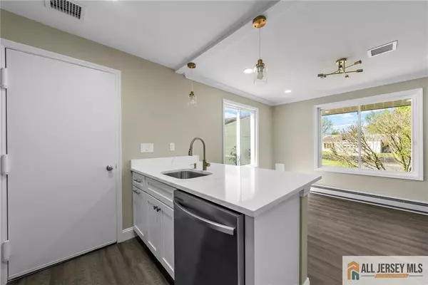 Jamesburg, NJ 08831,265 Crosse DR #265A