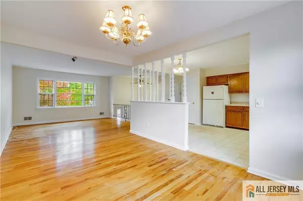 Middlesex, NJ 08846,106 Farragut AVE