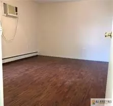 Spotswood, NJ 08884,289 Main ST #9R