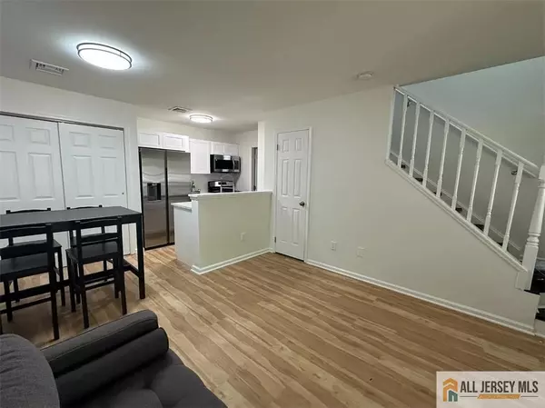 New Brunswick, NJ 08901,28 Delavan CT