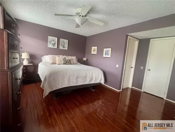 Monroe, NJ 08831,631 Madison DR #B