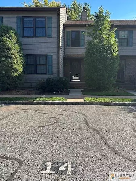14 Pheasant RUN #14, Edison, NJ 08820