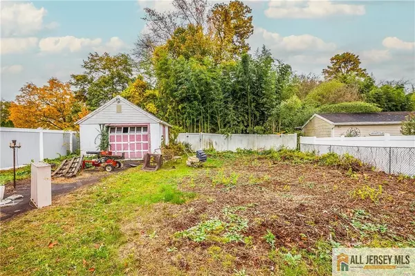 Spotswood, NJ 08884,41 New ST