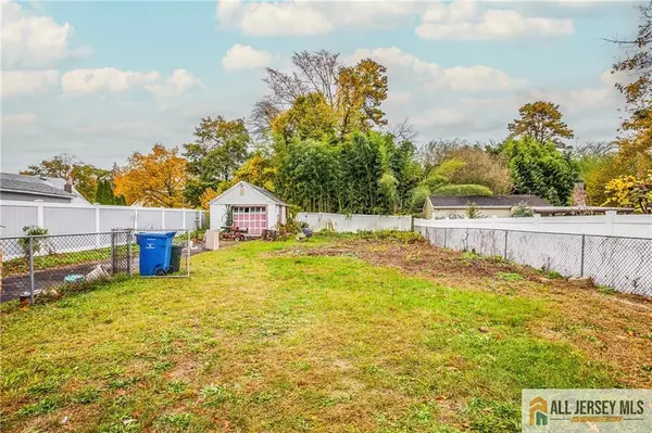 Spotswood, NJ 08884,41 New ST