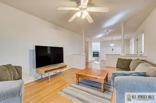 South Brunswick, NJ 08540,301 Creststone CIR