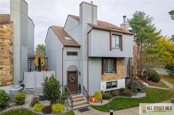 270 Silver LN, Old Bridge, NJ 08857