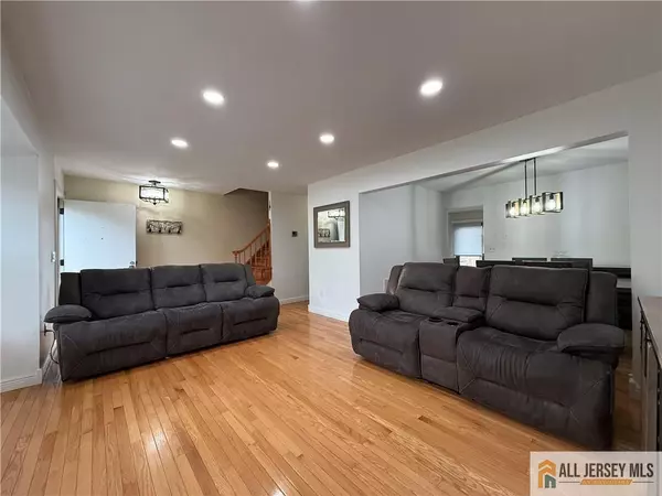 East Windsor, NJ 08520,542 Fairfield RD