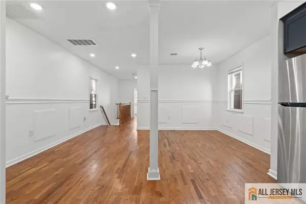 Newark, NJ 07103,362 1/2 New ST