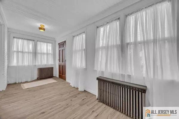 Edison, NJ 08837,34 Maple AVE