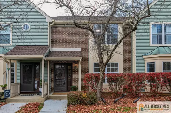 South Brunswick, NJ 08852,2002 Sandlewood CT