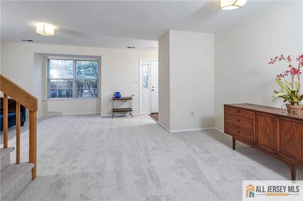 South Brunswick, NJ 08852,2002 Sandlewood CT