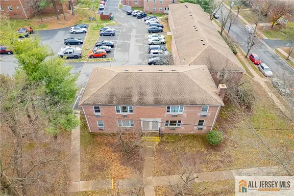 Edison, NJ 08817,15 York DR #2A