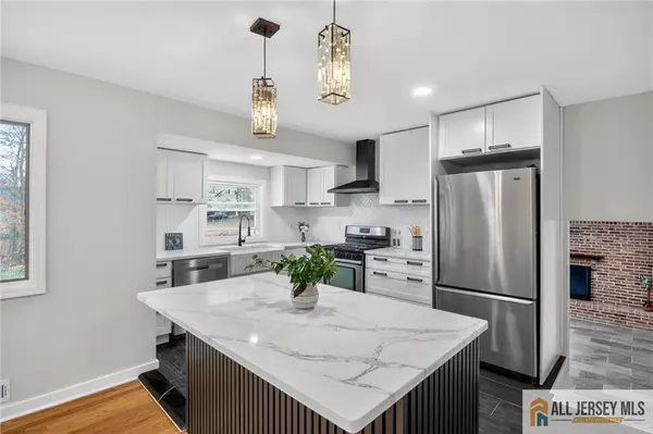 North Plainfield, NJ 07063,707 Warfield RD