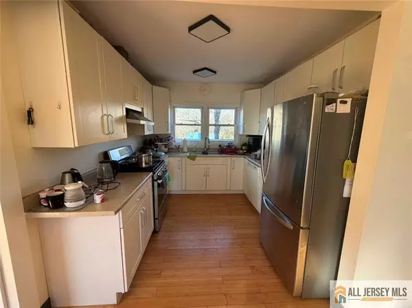 Monroe, NJ 08831,57 N Disbrow Hill RD