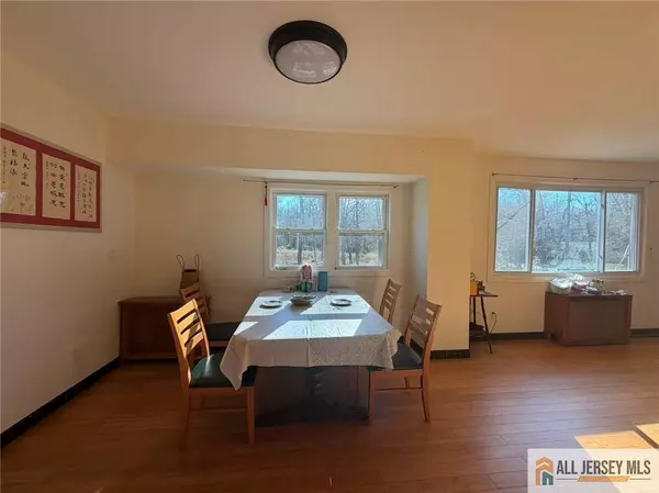 Monroe, NJ 08831,57 N Disbrow Hill RD