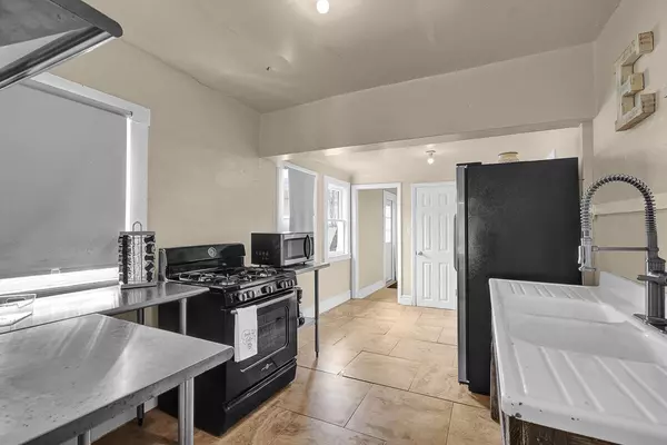 2805 SAVANNAH Avenue El Paso, TX 79930