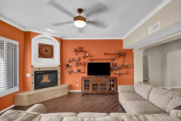 4360 LOMA DE ORO Drive El Paso, TX 79934