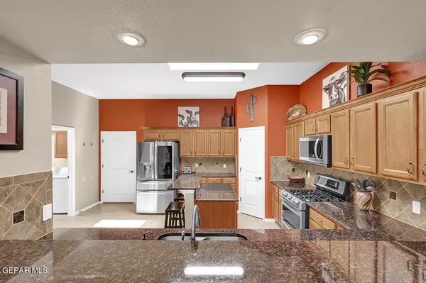 4360 LOMA DE ORO Drive El Paso, TX 79934