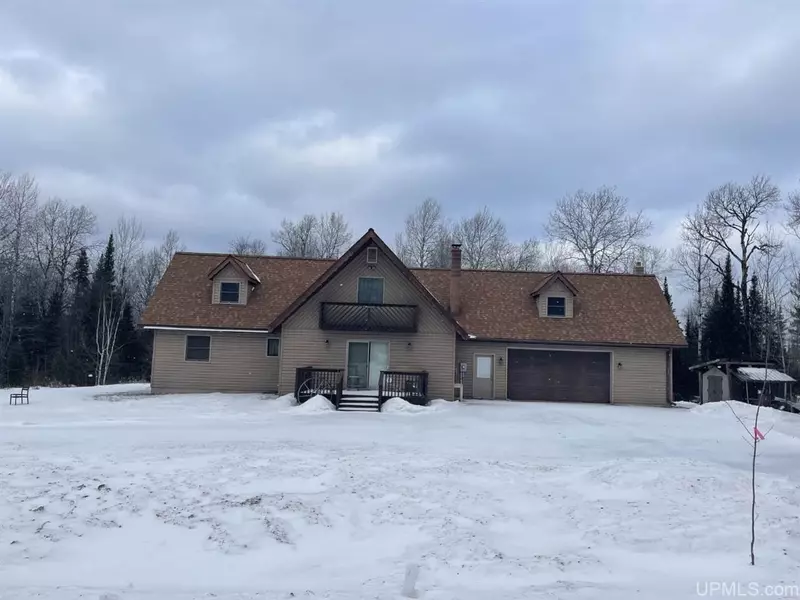 17892 Kitzman Rd, Bruce Crossing, MI 49925