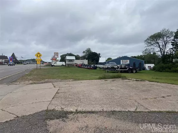 645 Palms Avenue, Ishpeming, MI 49849