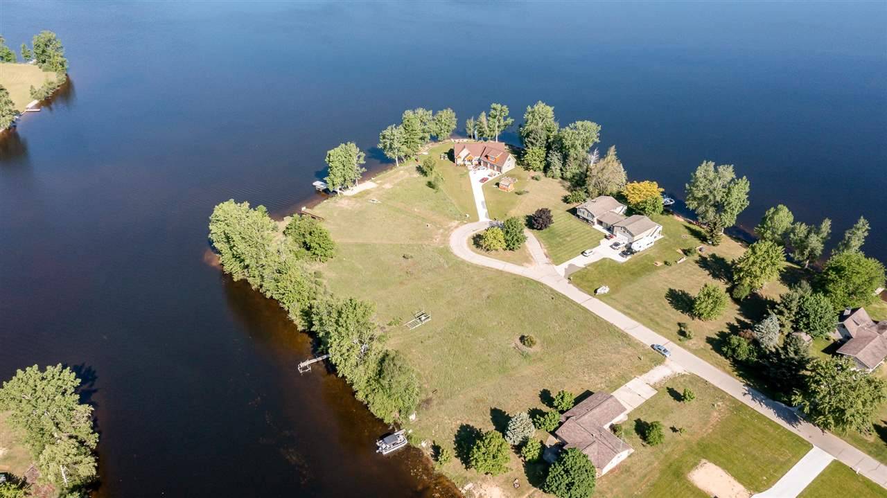 1017 Peninsula Drive, Lake Isabella, MI 48893