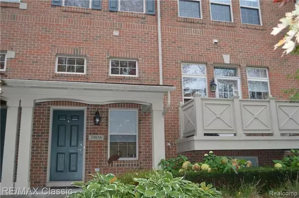 Northville, MI 48168 3968,39856 ROCKCREST Circle