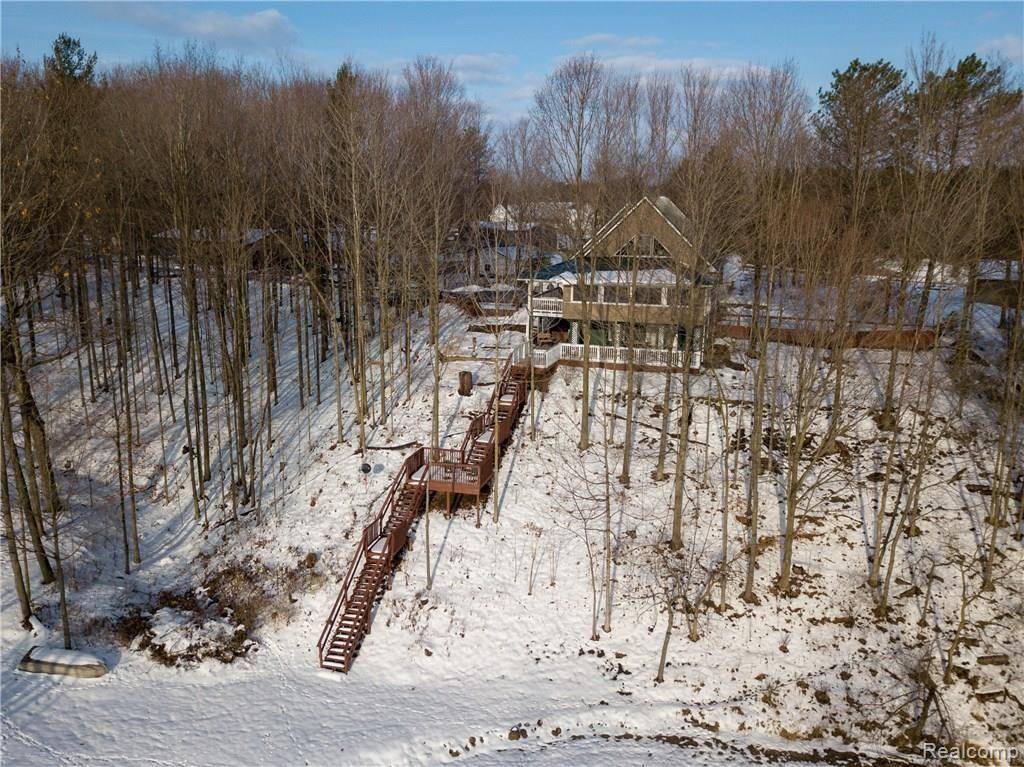 Perrinton, MI 48871 9632,9343 LAKESIDE Drive