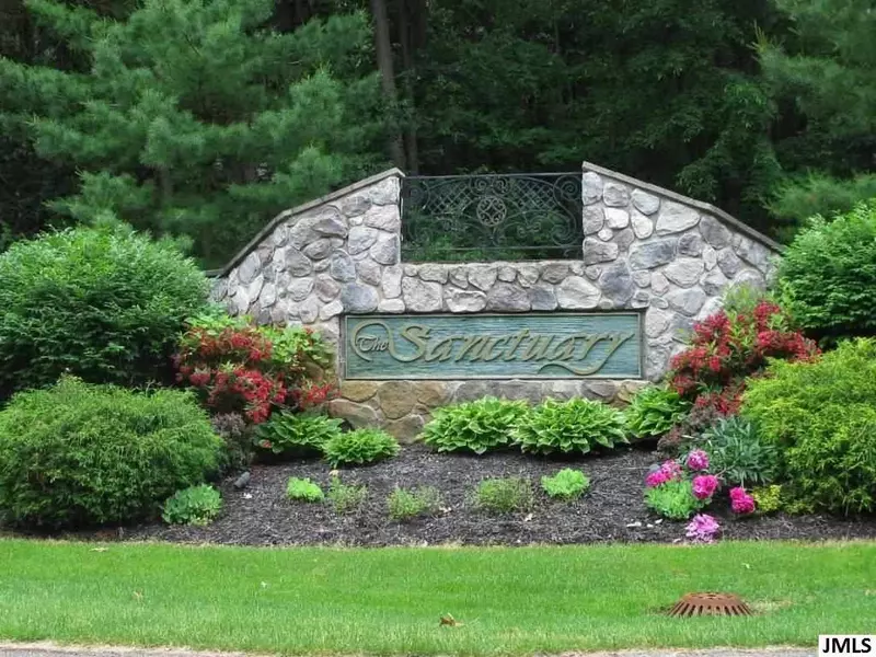 Unit 55 SANCTUARY DR, Jackson, MI 49201