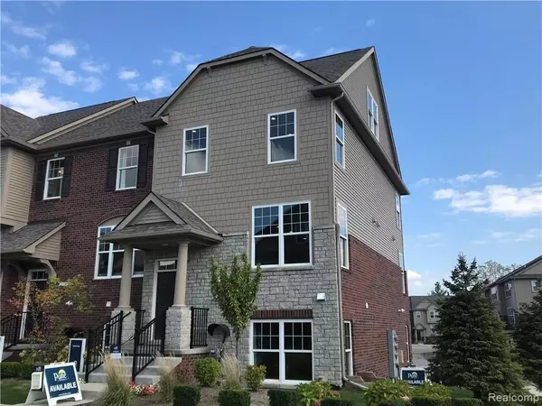 2710 Helmsdale Circle, Rochester Hills, MI 48307