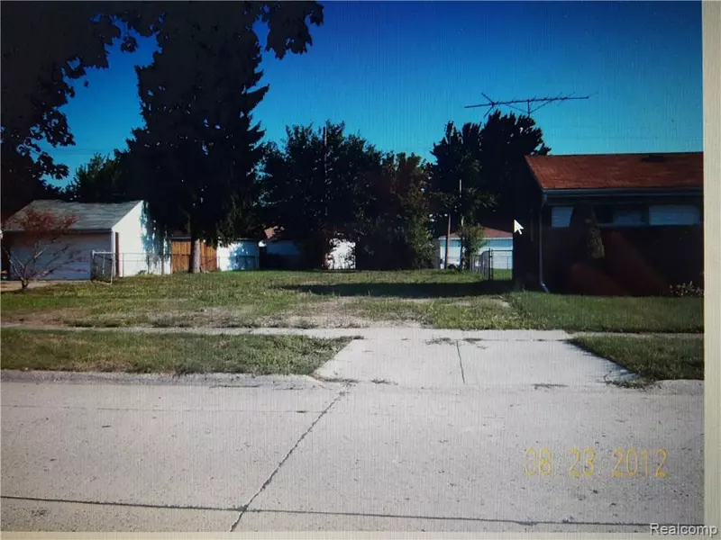 16731 BELL Avenue, Eastpointe, MI 48021 3323