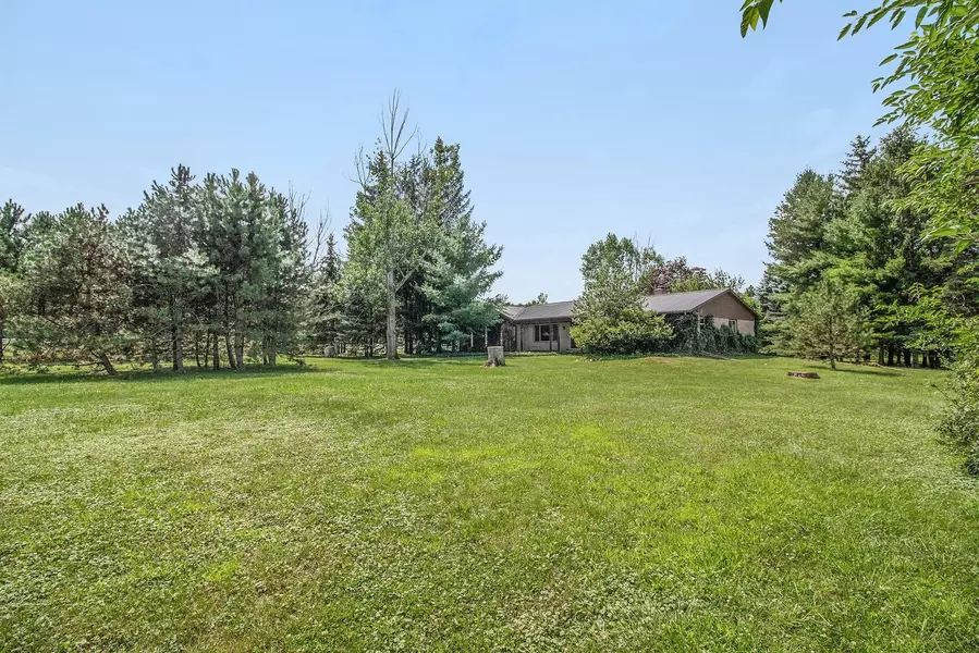 4614 BISHOP Road, Dryden, MI 48428-