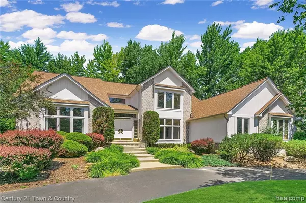 Rochester, MI 48306 2658,5215 STONEHENGE Drive