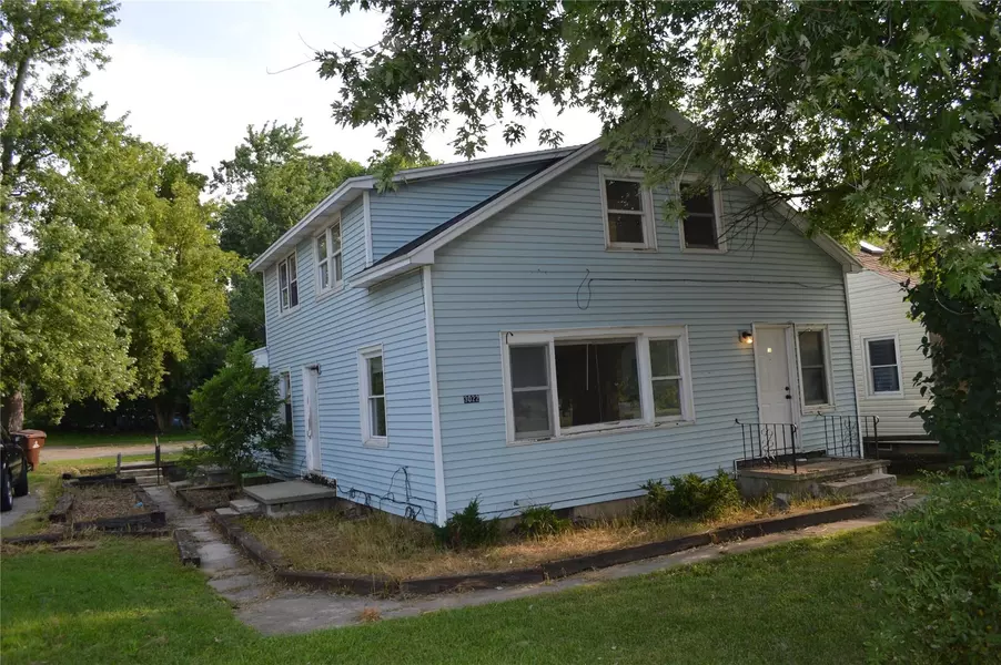 3022 W Michigan Avenue, Lansing, MI 48917 4916