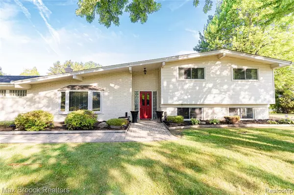 Washington, MI 48094-2188,6257 ROBIN HILL