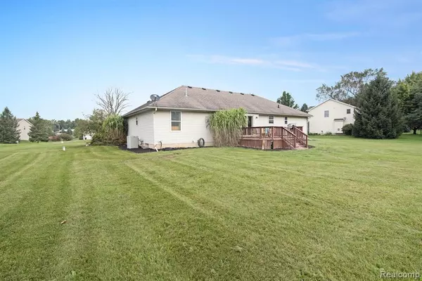 Fowlerville, MI 48836-,10905 MACKINAW TRL