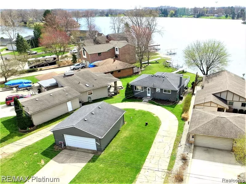 8444 WOODLAND SHORE Drive, Brighton, MI 48114 7303