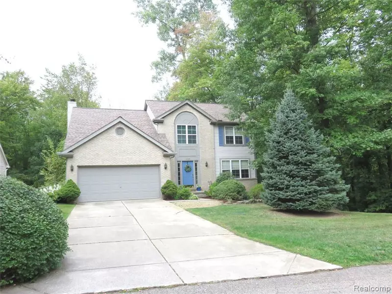 1128 WALLOON Way, Lake Orion, MI 48360 1320