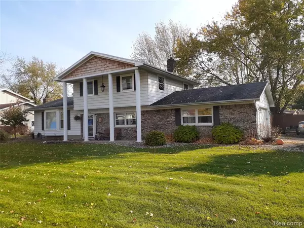 5065 HYDE PARK Drive, Swartz Creek, MI 48473 8234