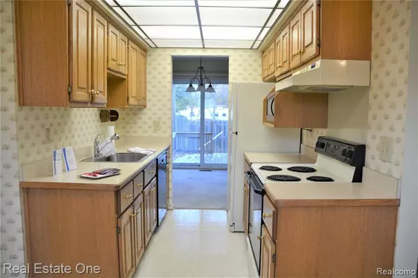 Rochester, MI 48309,55 MANOR WAY