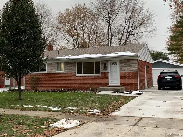 Clinton Township, MI 48035 3308,34523 BEACONSFIELD Street