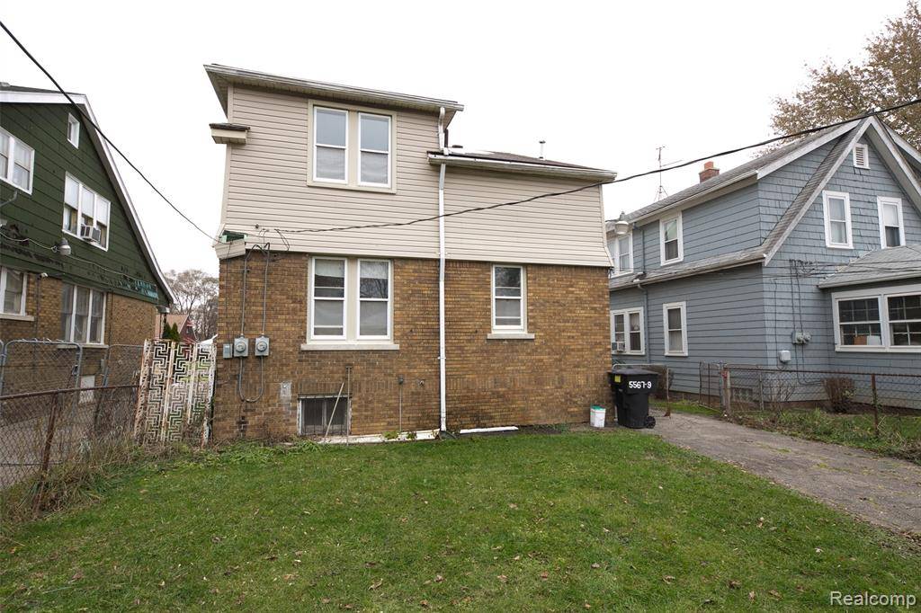 Detroit, MI 48213,5567 CHALMERS Street