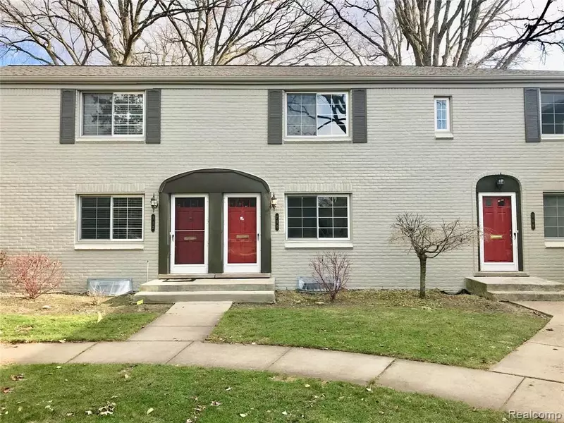 710 GRAEFIELD, Birmingham, MI 48009 7540