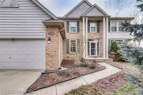 Rochester Hills, MI 48307 5901,2703 Oak View Court