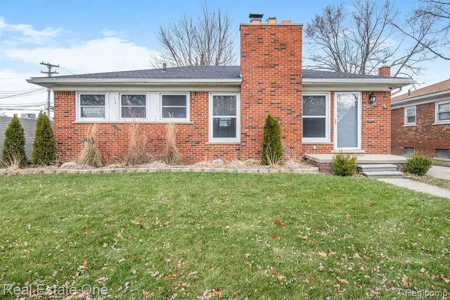 22315 CAROLINA ST., Saint Clair Shores, MI 48080-