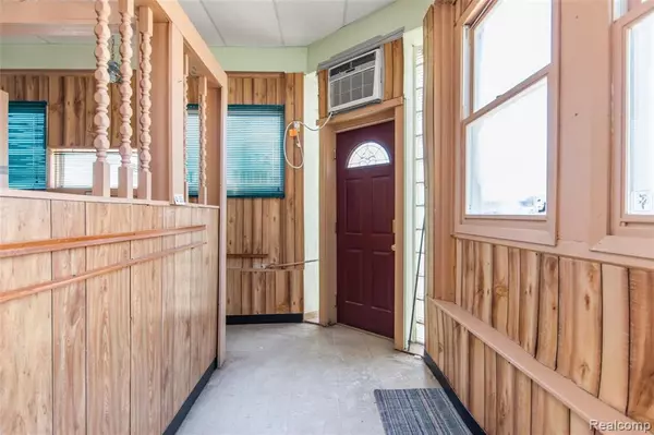 Wyandotte, MI 48192 3035,1201 FORT Street