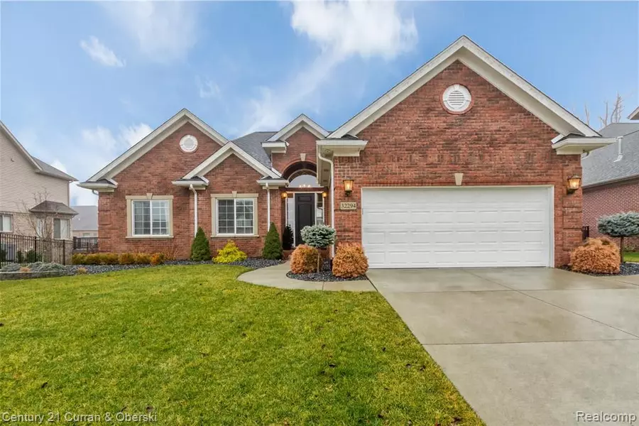 32294 BONDIE Drive, Rockwood, MI 48173 1092