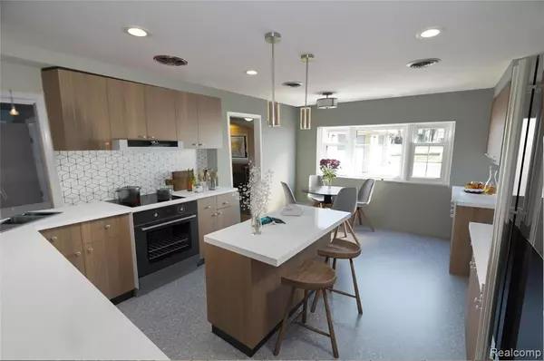 Beverly Hills, MI 48025 4966,30255 WOODHAVEN Lane