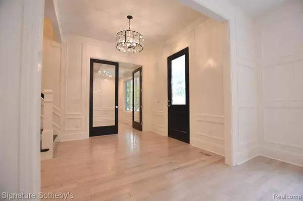 Birmingham, MI 48009 4639,452 SUFFIELD Avenue