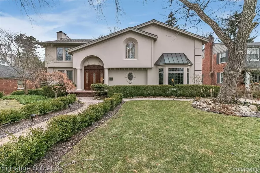 1241 LAKESIDE Drive, Birmingham, MI 48009 3831