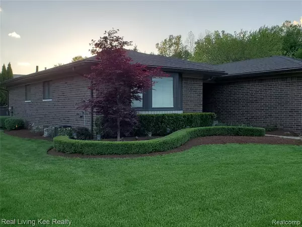 Sterling Heights, MI 48313,40779 Cascade Drive